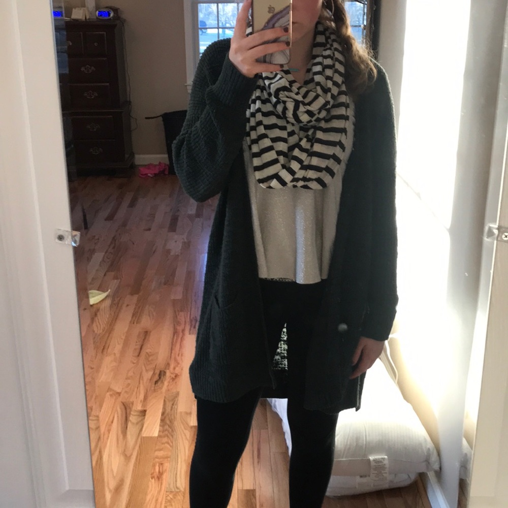 Black and white scarf